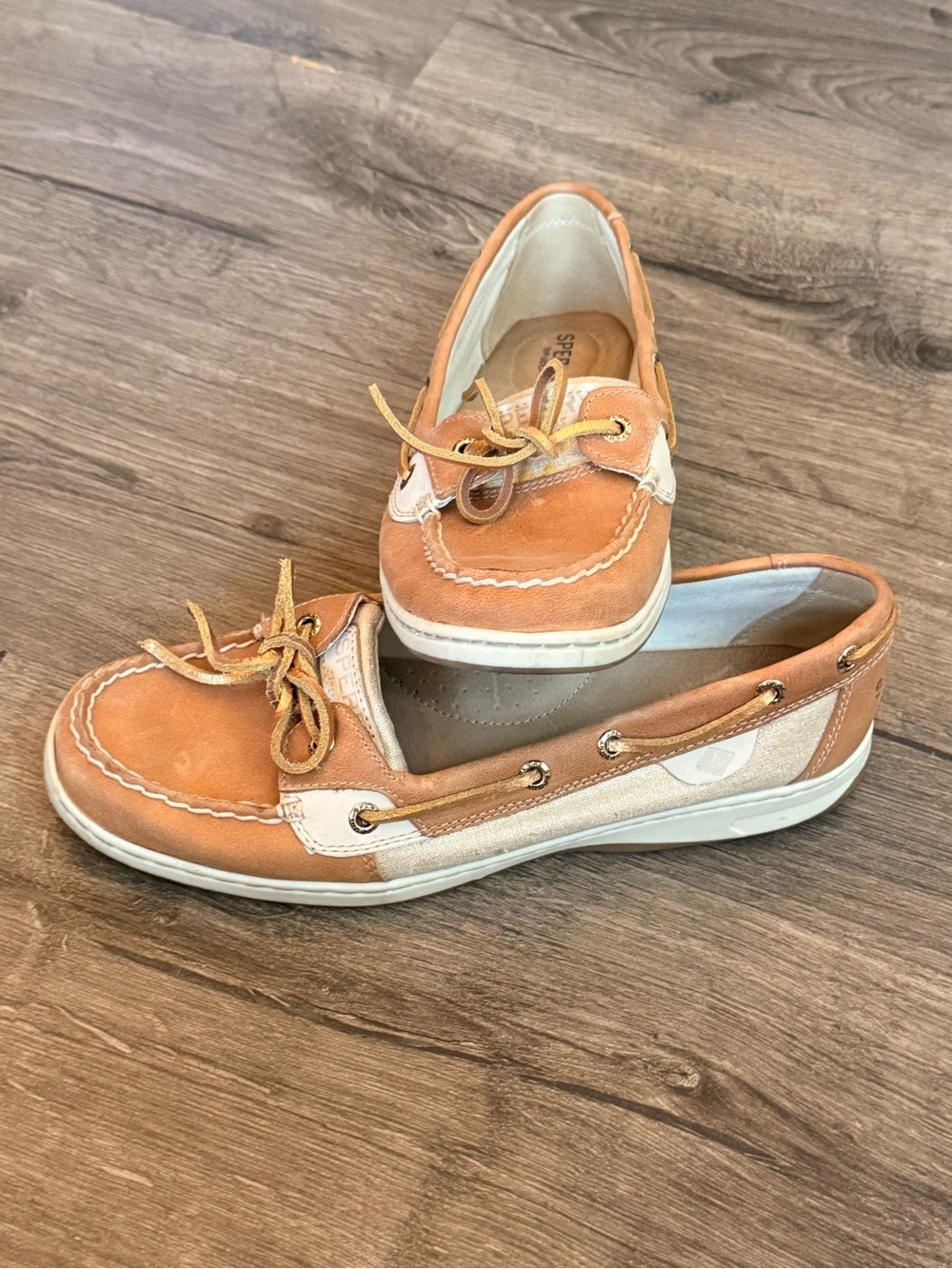 Sperry Tan and Light Beige w/ gold Leather-Canvas Boat Shoes size 9 - Picture 2 of 7